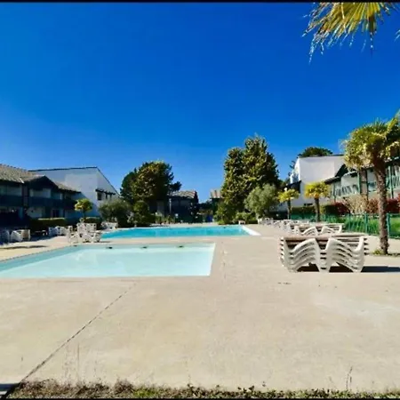 Apartment T2 Avec Terrasse, Piscine, Parking Et Accueil Chaleureux A - Fr-1-379-144
