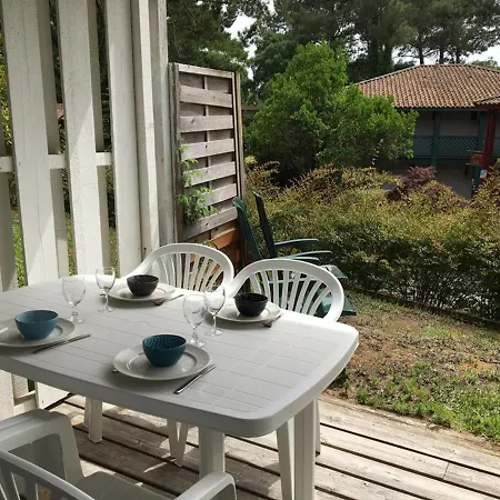 Apartment T2 Avec Terrasse, Piscine, Parking Et Accueil Chaleureux A - Fr-1-379-144
