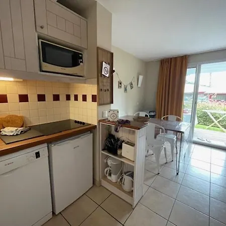 T2 Avec Terrasse, Piscine, Parking Et Accueil Chaleureux A - Fr-1-379-144 Apartment